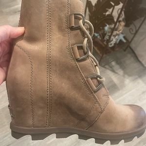 Sorel! Joan of Arc wedges! Size 8 Almost new!